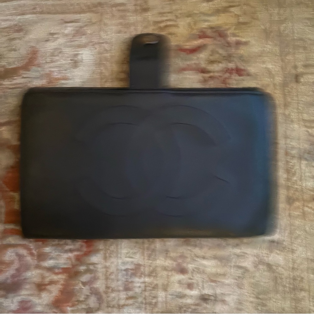 CHANEL Classic Black Leather Clutch - Picture 8 of 16